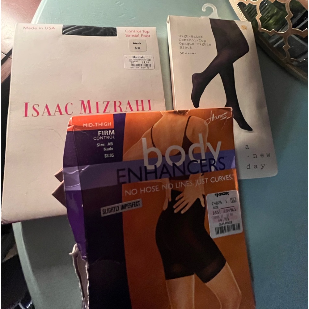 3 pairs of new pantyhose